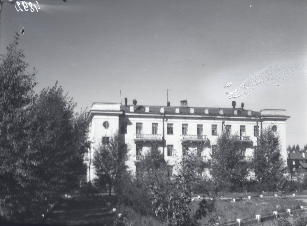 Первые четырех- и пятиэтажные дома были построены на улице Крупской