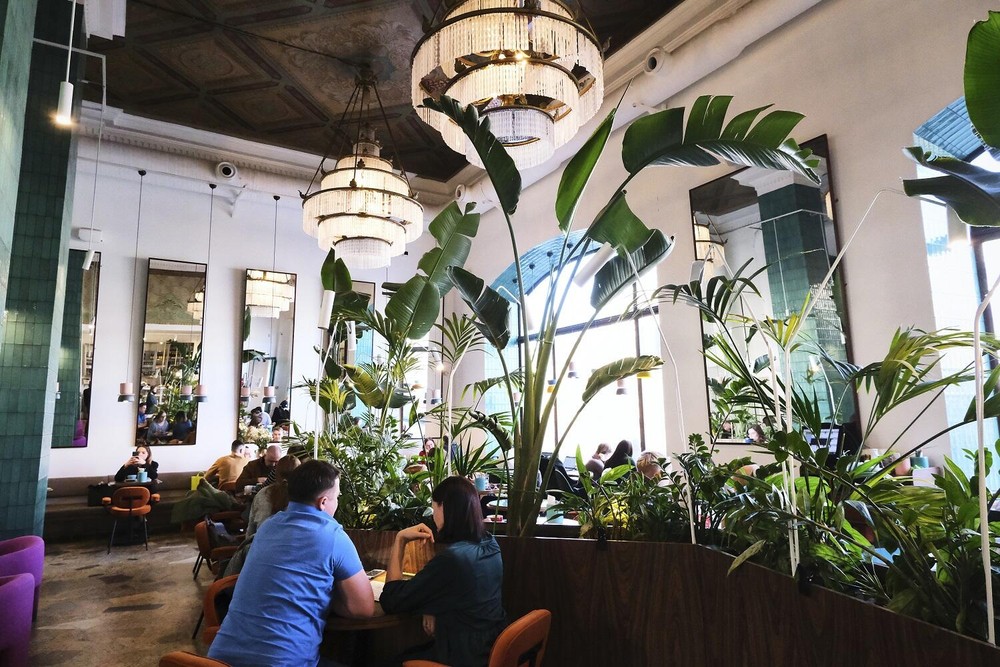 Кафе Engels у Оперного театра. Фото: Саша Зубковский / It's My City