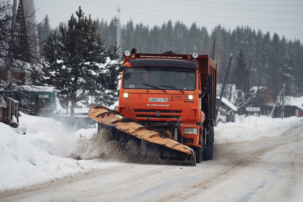 Из-за плохого состояния дорог в Алапаевске запретили ездить общественному транспорту